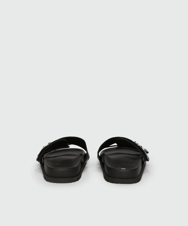 Flat M Sandals