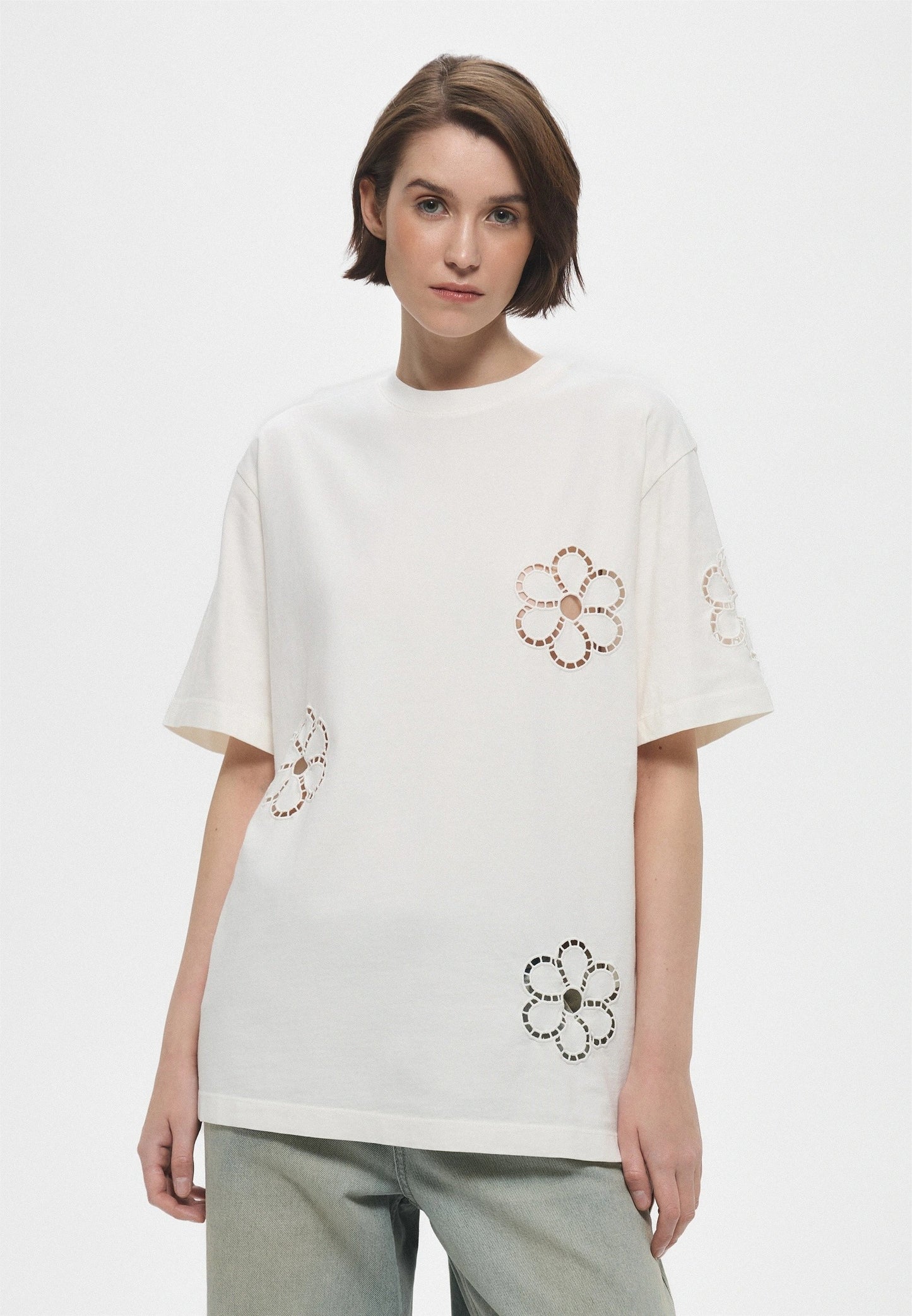 Cream T-Shirt With Floral Embroidery