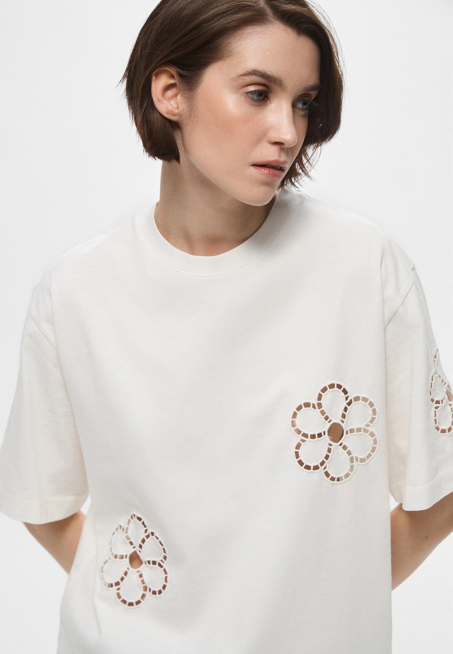 Cream T-Shirt With Floral Embroidery