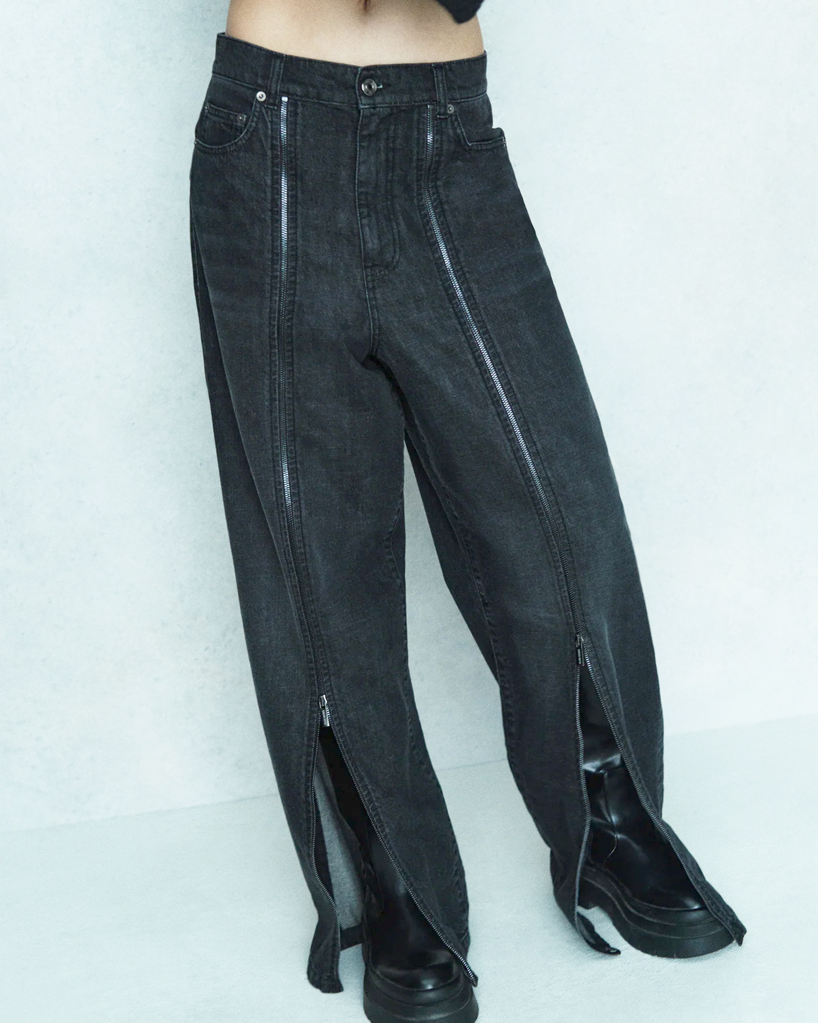 Black Zipper Jeans
