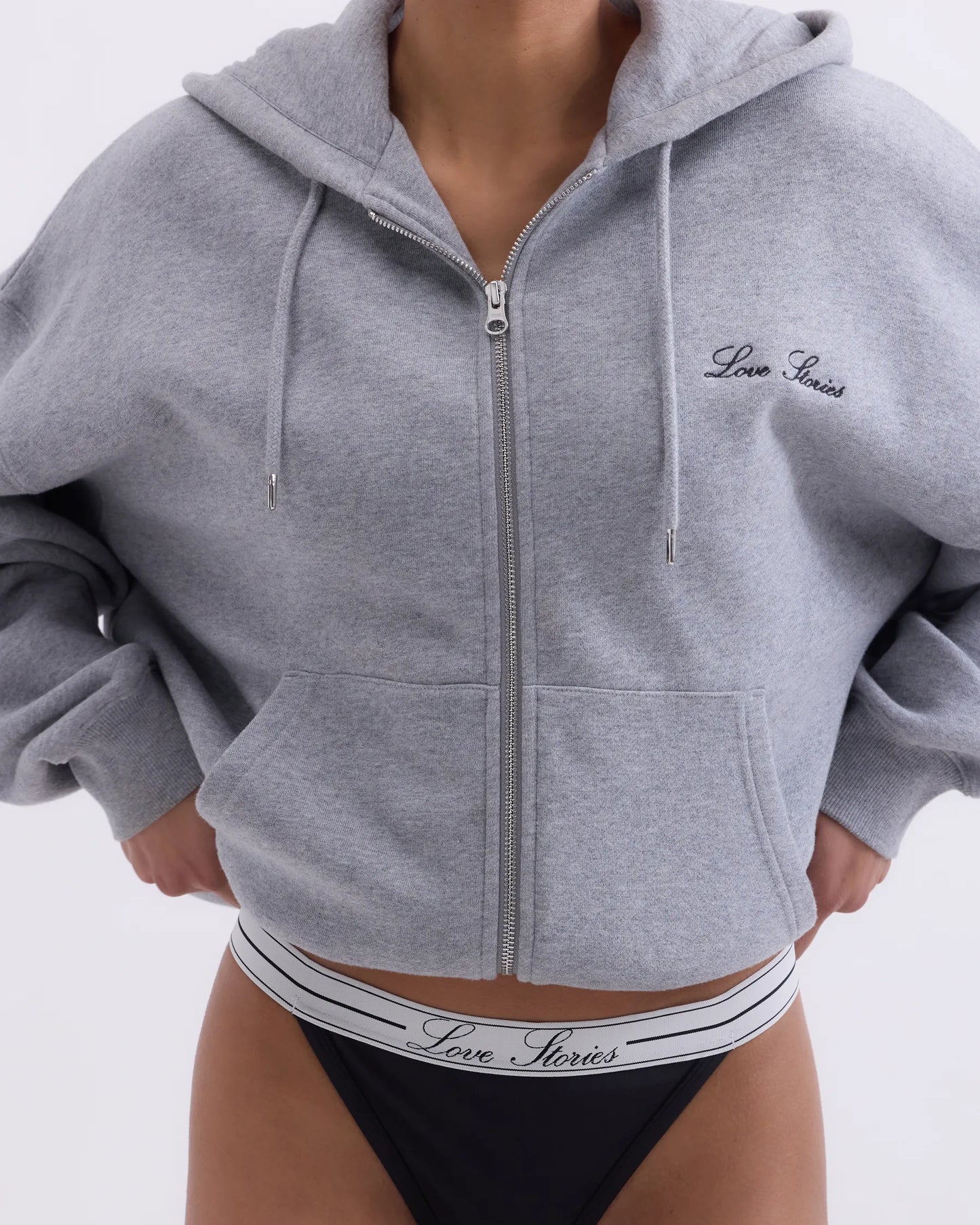 Roomie Elegant String Briefs