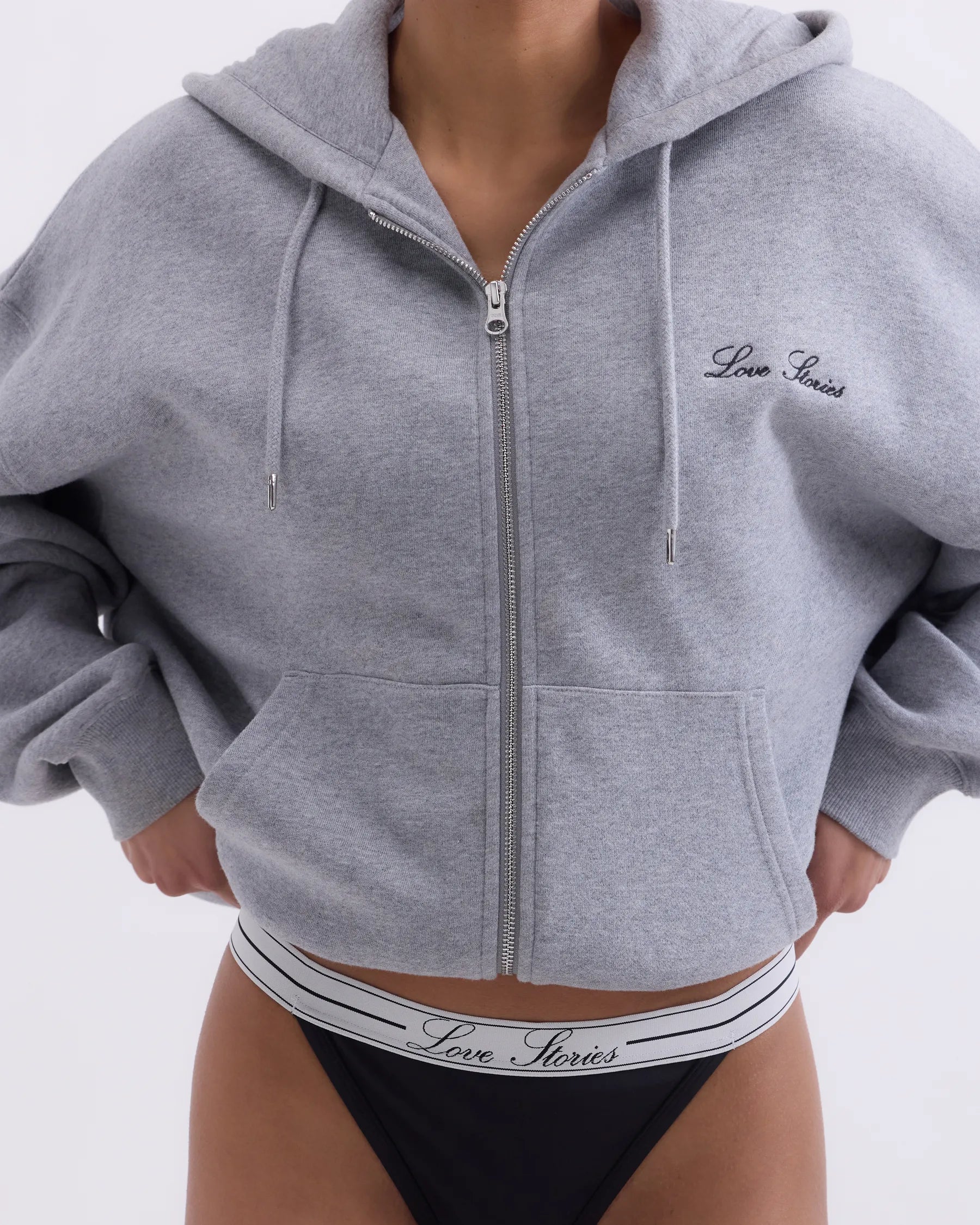 Roomie Elegant String Briefs