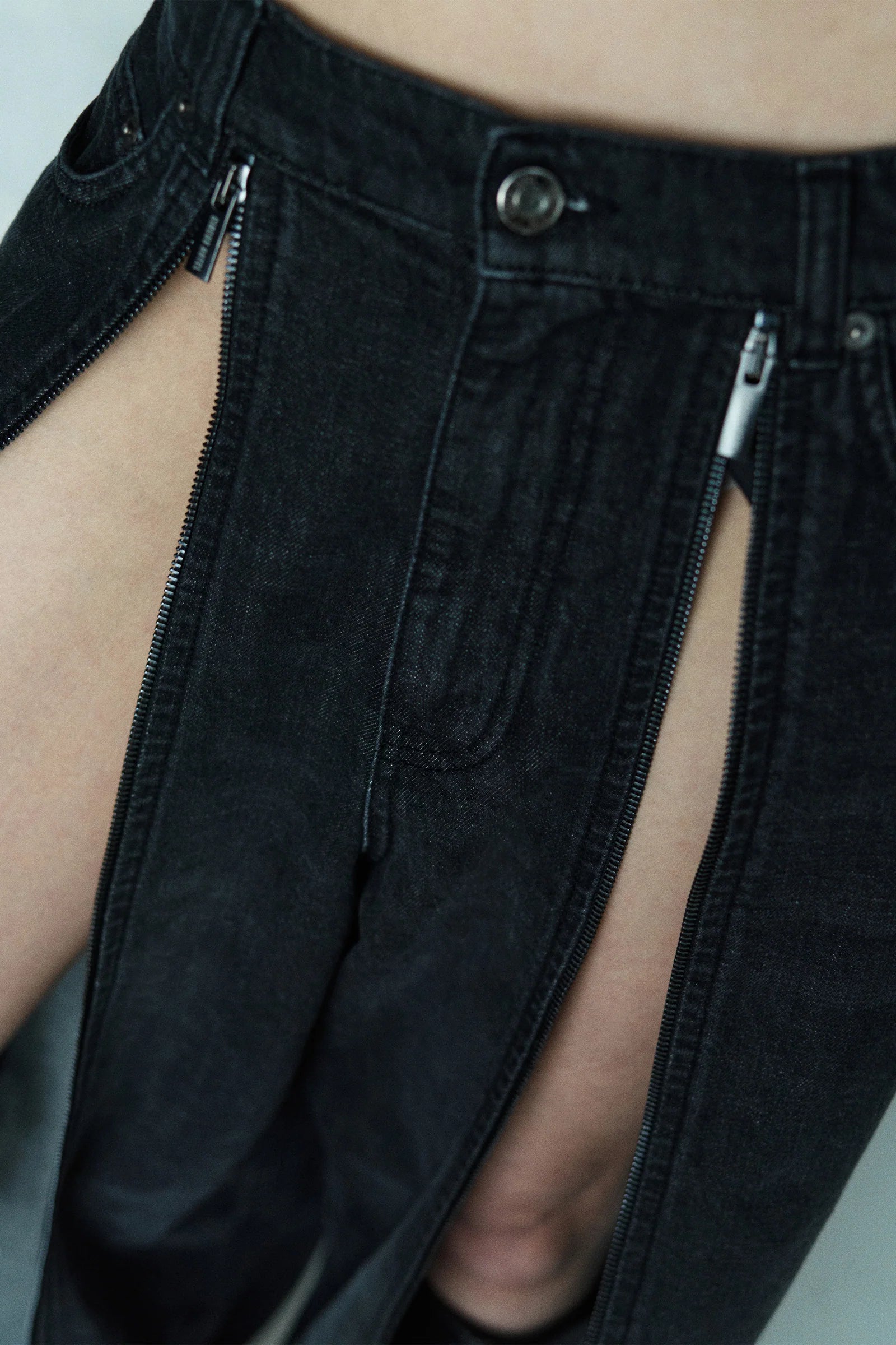Black Zipper Jeans