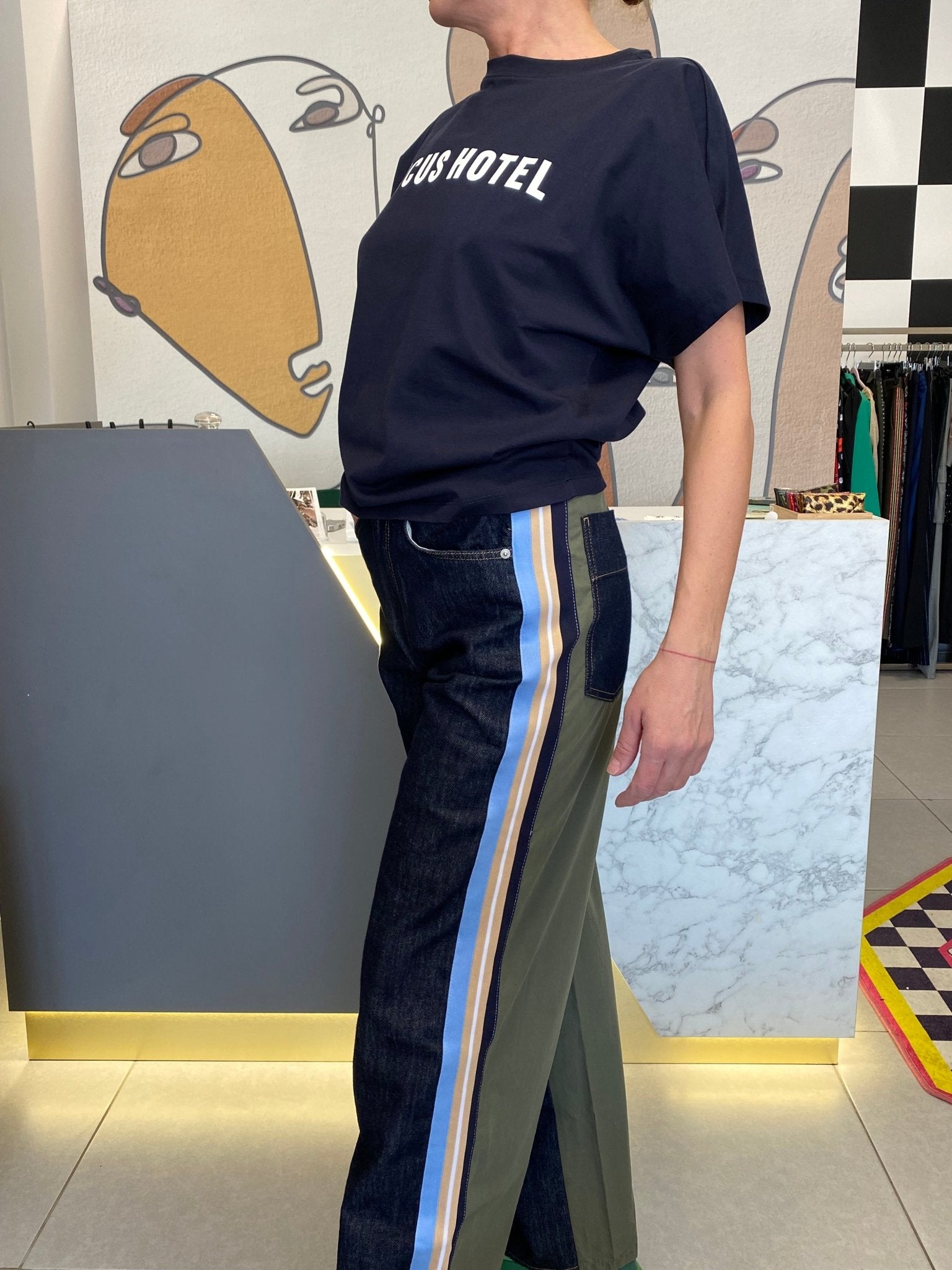 CIRCUS HOTEL - Тениски - Navy Boxy T-Shirt - Love|Labels