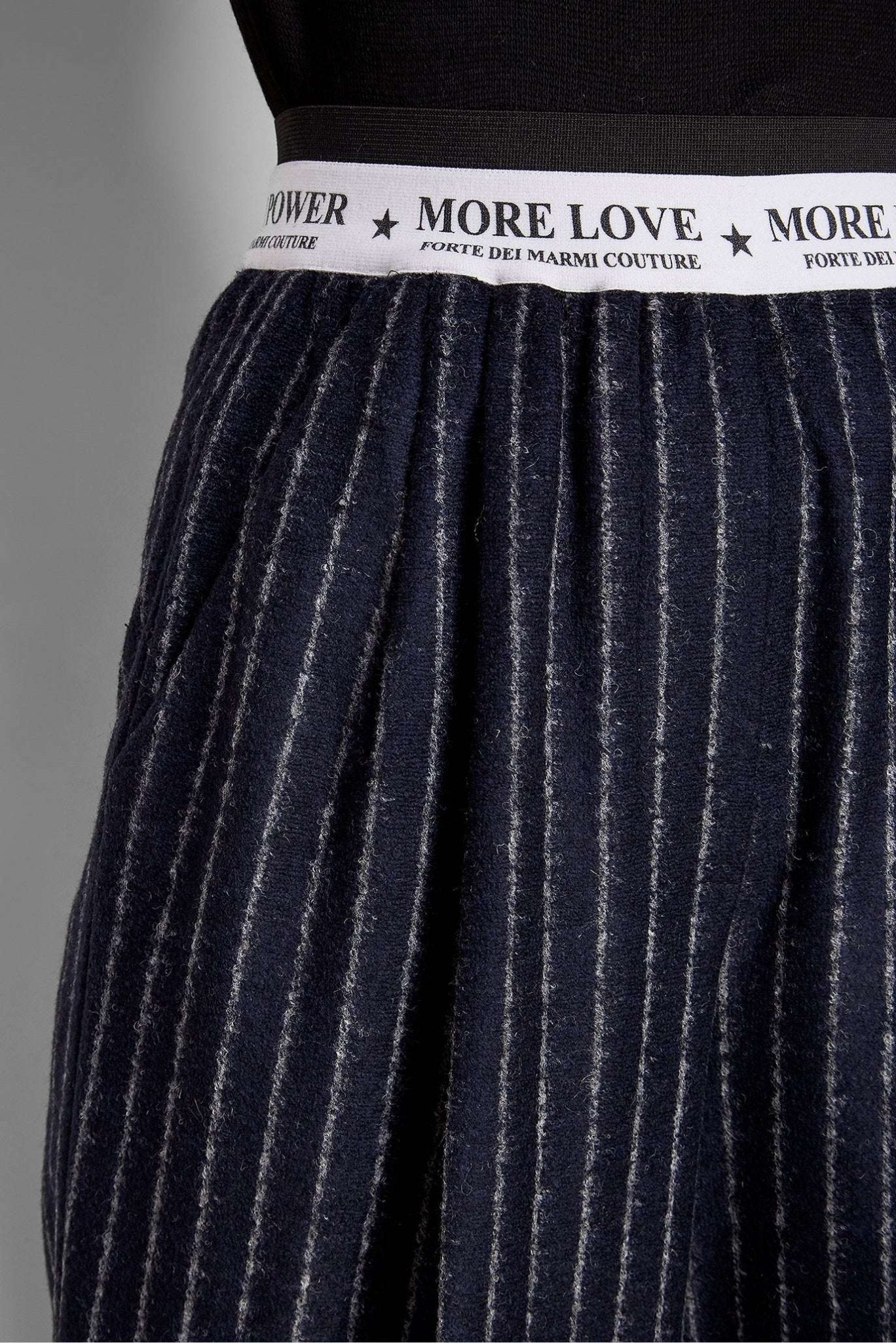 FORTE DEI MARMI COUTURE - Панталони - Waistband Logo Wool Pants - Love|Labels